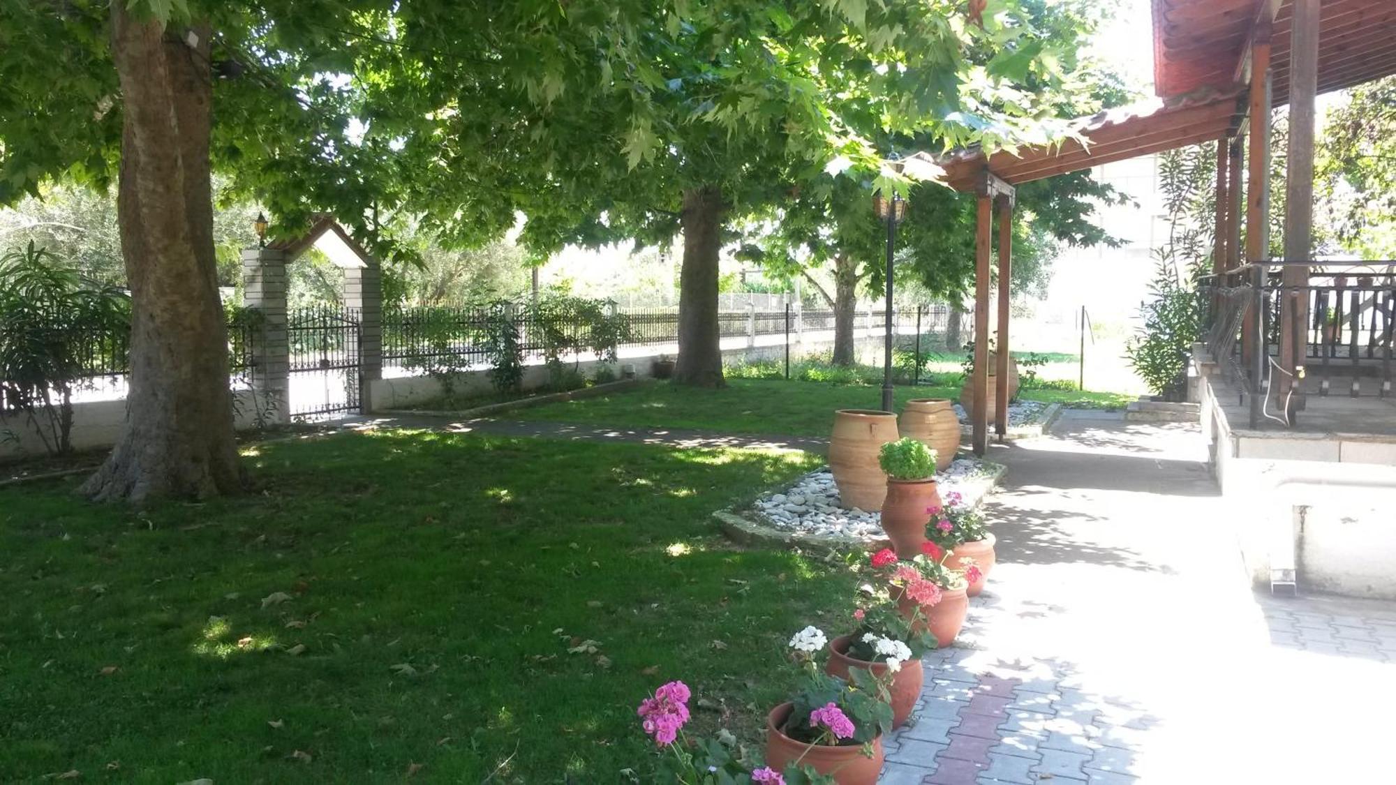 Ofrínion Villa Maria מראה חיצוני תמונה