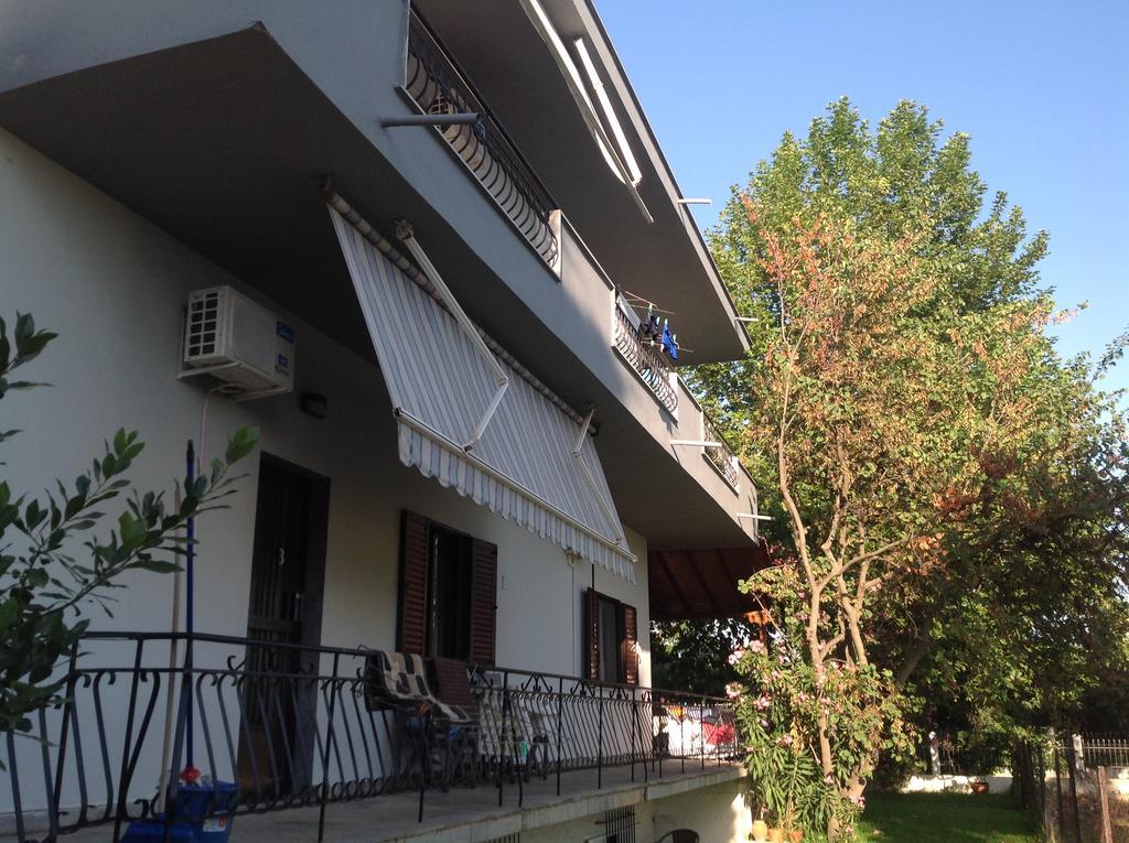 Ofrínion Villa Maria מראה חיצוני תמונה