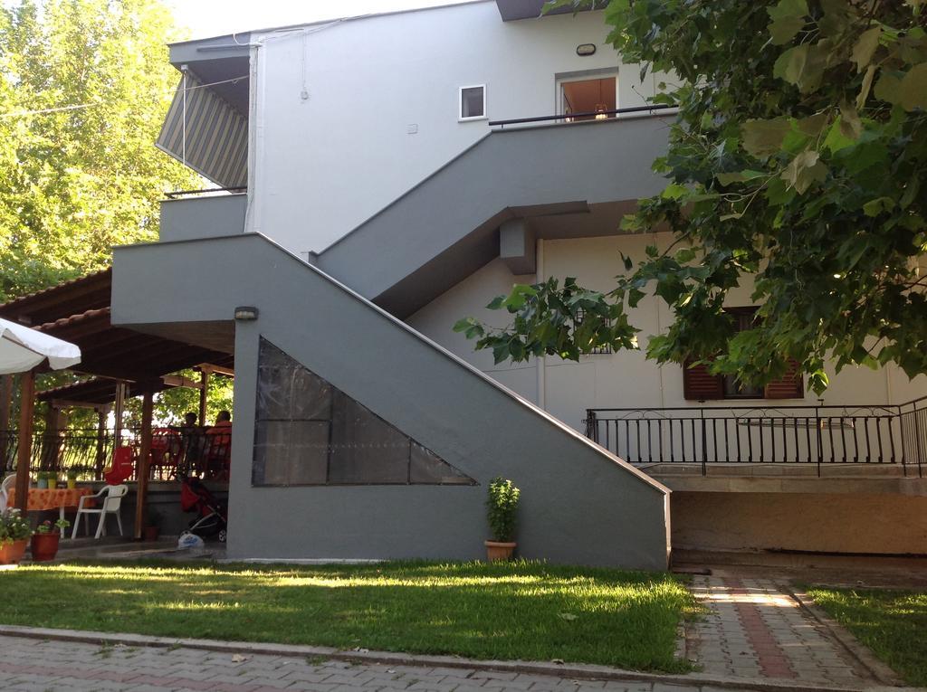 Ofrínion Villa Maria מראה חיצוני תמונה