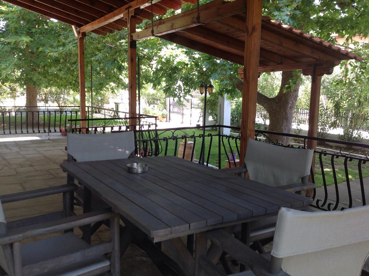 Ofrínion Villa Maria מראה חיצוני תמונה